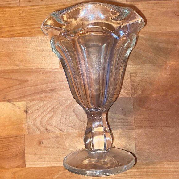 Two Vintage Tulip Rim Dessert Ice Cream Parfait Glasses Set Two - Picture 5 of 5